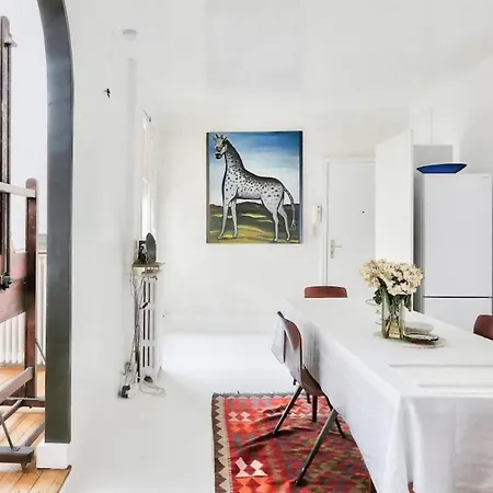 On Rue Pierre Fontaine Apartment *